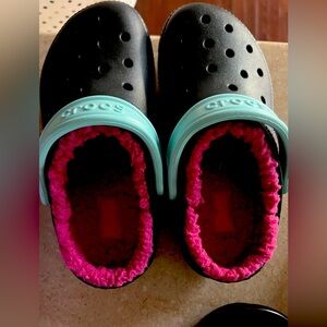Women’s Crocs, fuzzy